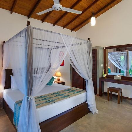 Ballarat Luxury Villa - Хиккадува Экстерьер фото