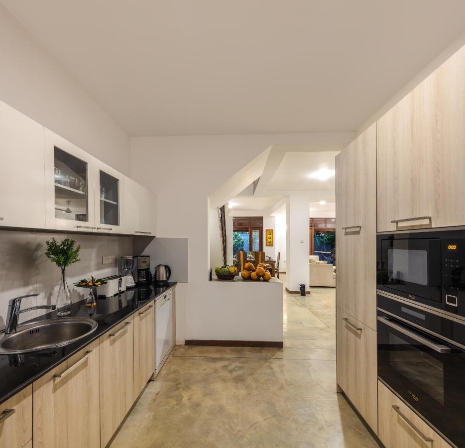 Ballarat Luxury Villa - Хиккадува Экстерьер фото